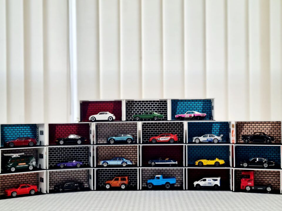 SIHIRBOX 3D METAL ARABA STANDI TEKLİ